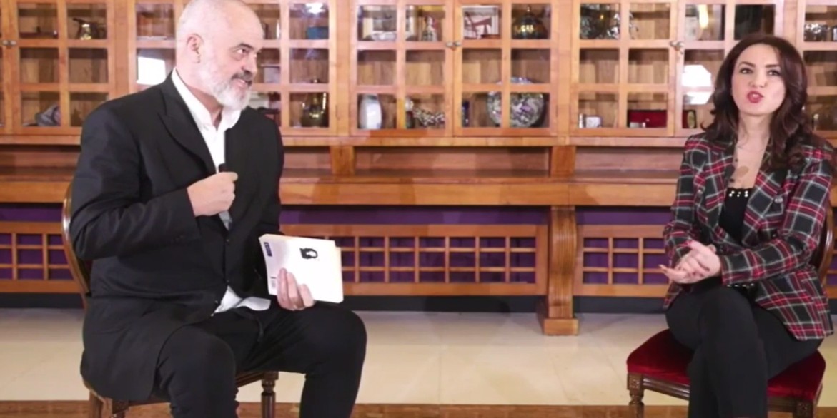 ‘Ke thënë që s’do plakesh në politikë’/Rama s’e duron dot pyetjen, heq mikrofonin: Nuk ua them, është surprizë