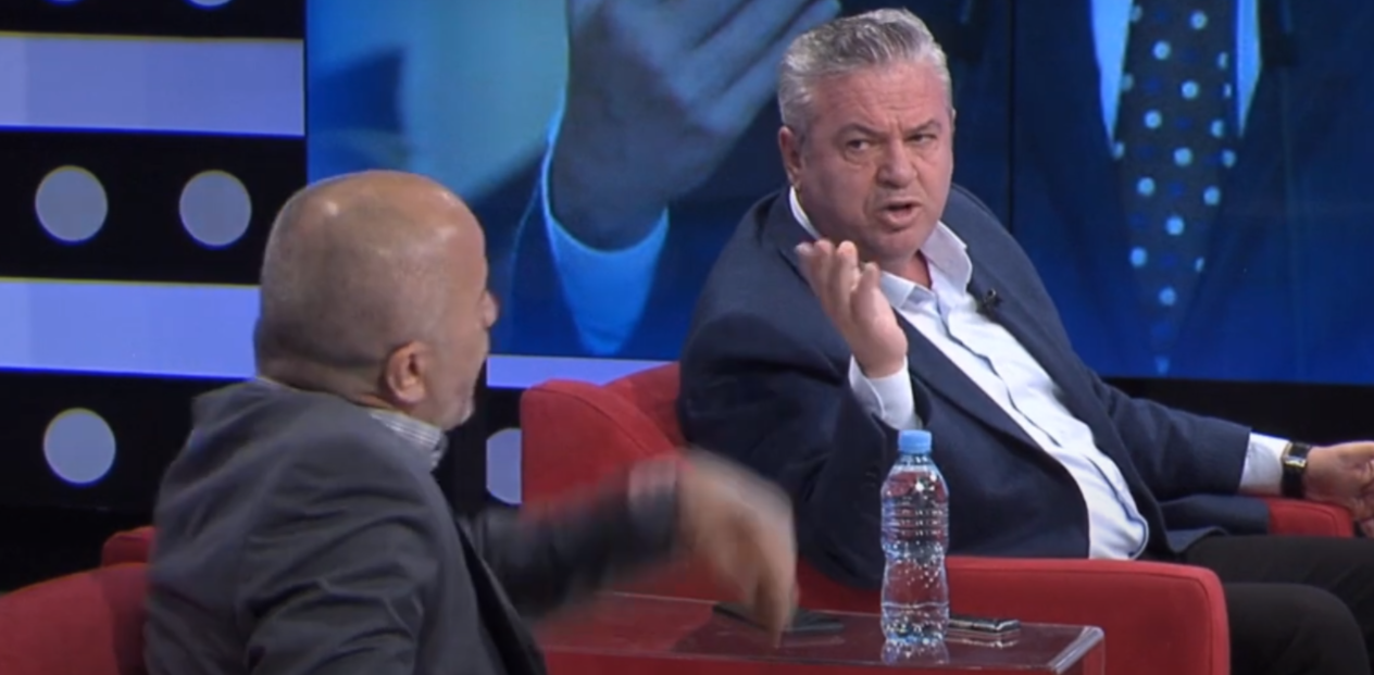 VIDEO-‘Gishtit gjeji vend dhe fute’/ Plas keq në studio mes Murrizit dhe kandidatit të PD-së: Ndërprite pak, hajde se do dalim bashkë