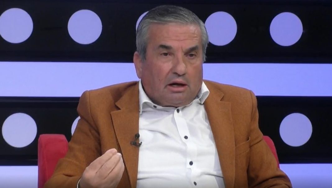VIDEO-Paralajmëron avokati i Izet Haxhisë: SHBA ka mal me prova për Berishën, SPAK do e marrë të pandehur para muajit…