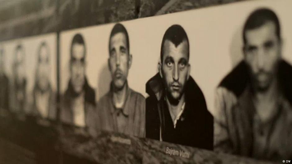 Katër ish-të burgosurit politikë: Fotografitë e Enver Hoxhës për ne janë persekutim i dytë!