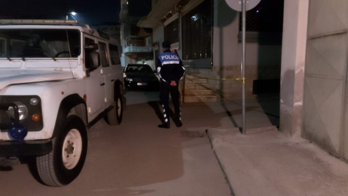 Aksident në aksin Milot-Rrëshen, drejtuesi i kamionit përplas këmbësoren