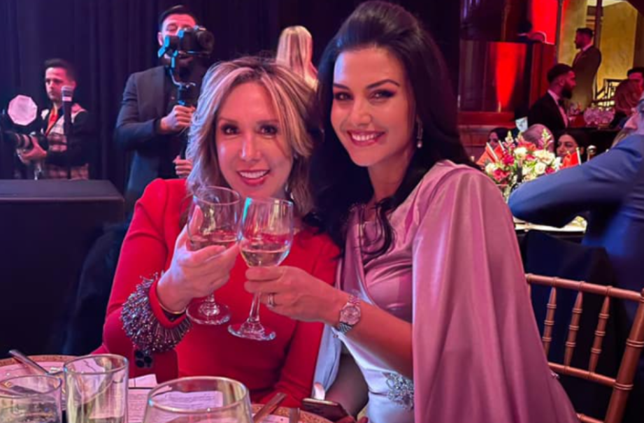 Floriana Garo e Berishës promovon “foltoren” me shqiptarët në SHBA: Së shpejti do e organizojmë dhe këtu