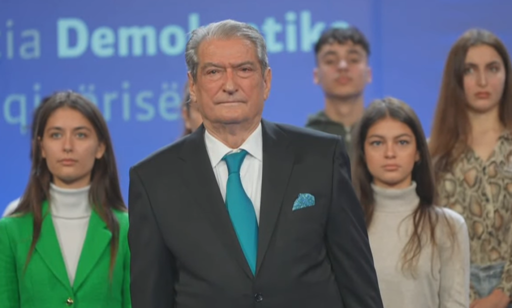 Kush e financon ‘Foltoren’ e Sali Berishës dhe ish-ministrave të tij?!