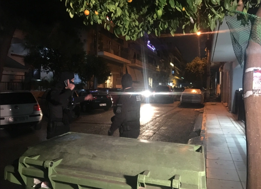 VIDEO/Ekzekutohet mes Greqisë, boksieri i njohur shqiptar. Autorët derdhin mbi të breshëritë e kallashnikovit