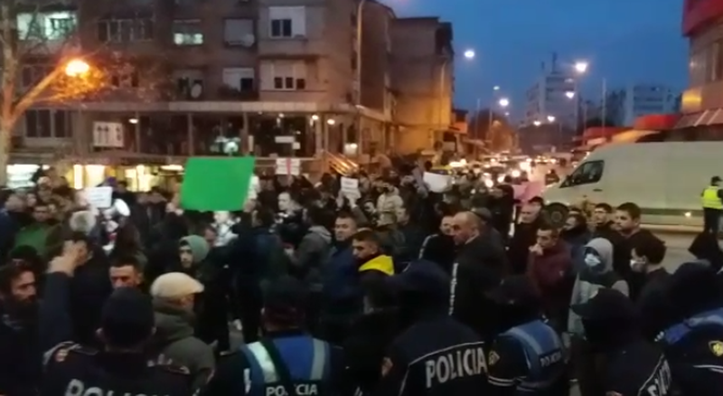 Bllokohet qarkullimi në unazë / Forca të shumta policie, ja çfarë po ndodh në Tiranë