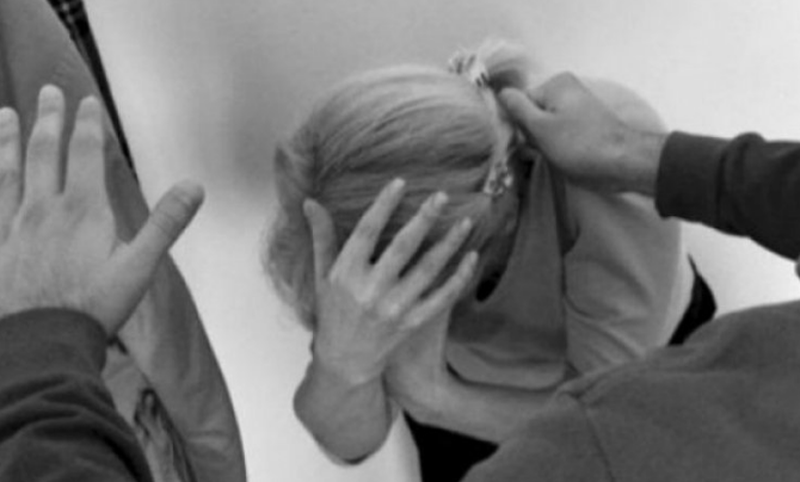 Arrestohet 48-vjeçari nga Lushnja, dhunoi brutalisht nënën e tij