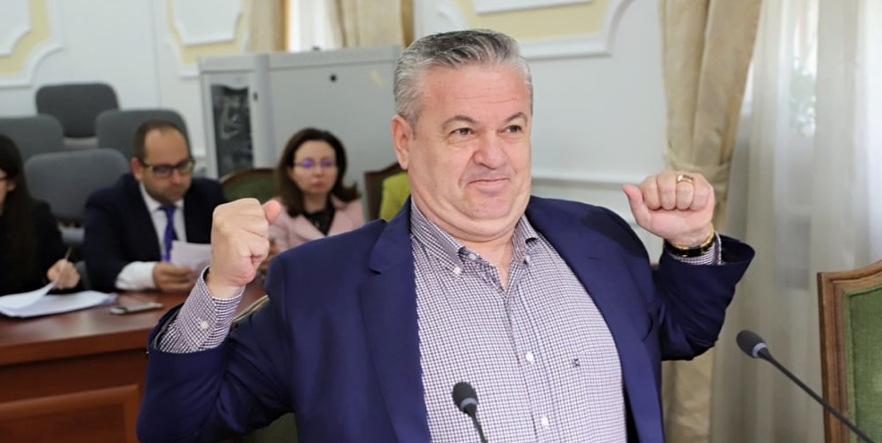 Akuzohet se ka fshehur 515 mijë euro, ish-deputeti Myslim Murrizi kallëzohet në prokurori!