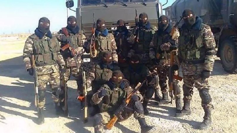Rusia shton forcat, ish-krahu i djathtë i Gadafit i vjen në ndihmë Putin, ushtarët sirianë dhe ‘Wagner’ nisen drejt Rusisë