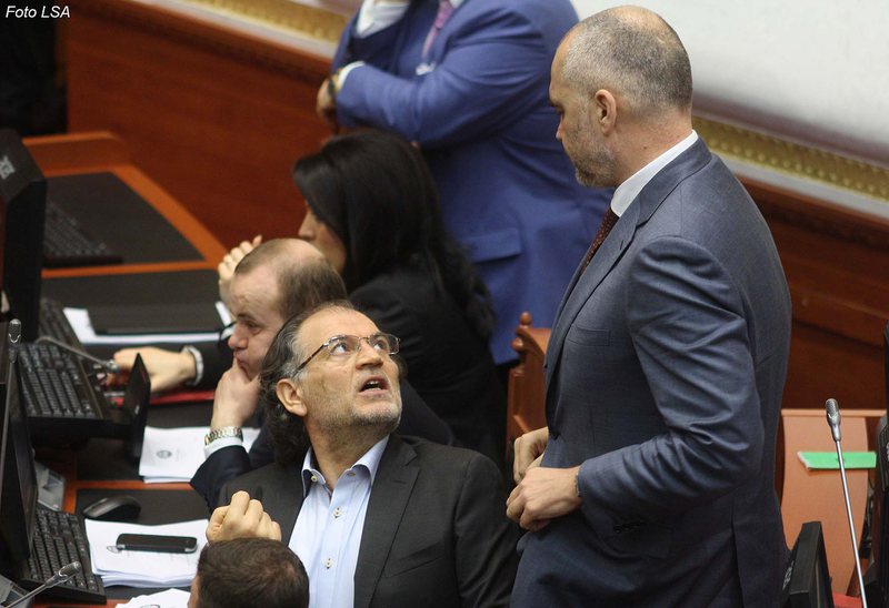 Analisti i njohur zbulon ‘shkakun’ e ndarjes së Edi Ramës me Koço Kokëdhimën: Ishin dy pika