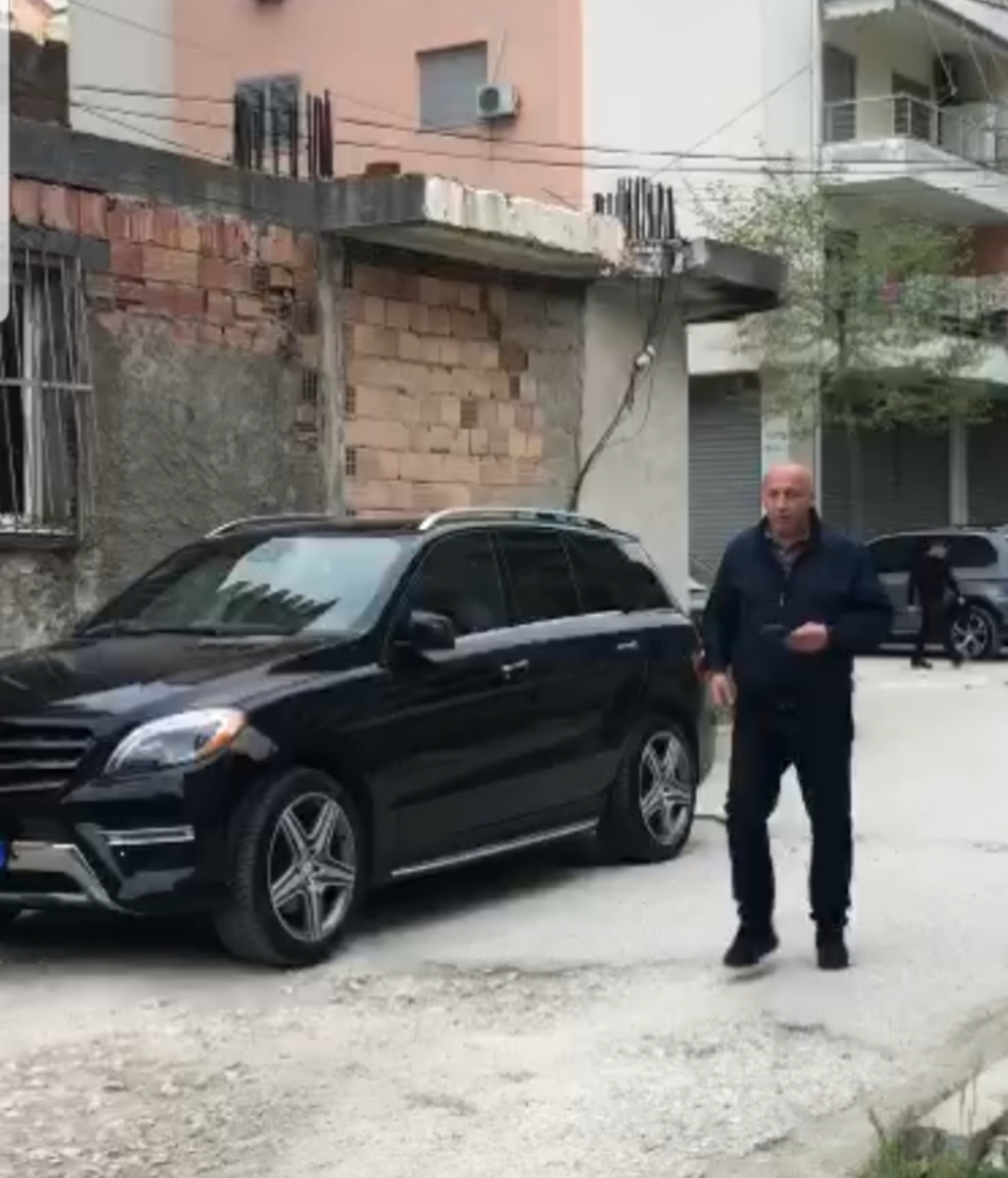 Kërcet arma në Vlorë/ Qëllohet ndaj automjetit, ndërsa  autori… Ja shkaku i ngjarjes