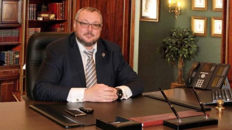 TRONDITËSE! Vrau gruan, vajzën e tij dhe më pas veten, çfarë fshihet pas krimit monstruoz të bankierit