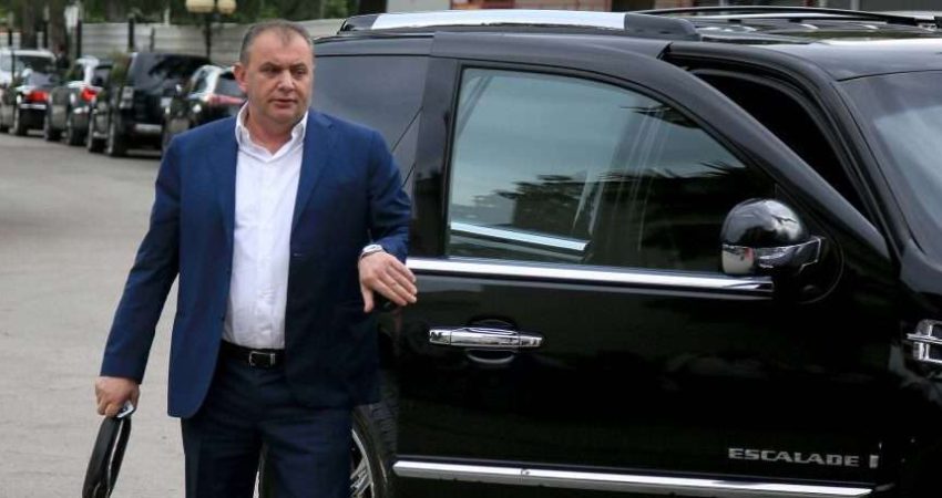 U shpall non grata/ Ja përcaktimi i SHBA për ish-deputetin Aqif Rakipi: I përfshirë në krimin e organizuar! Përdori ndikimin në politikë për të emëruar miqtë e tij