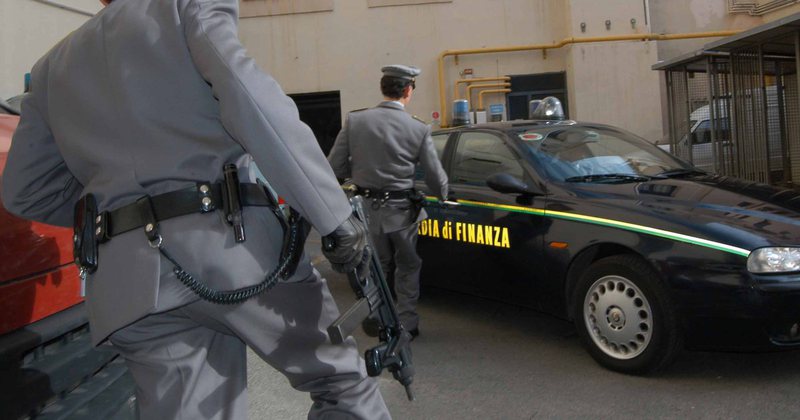 “Një person i rëndësishëm i politikës shqiptare”/ Kush janë shqiptarët e arrestuar pas fjalës së të penduarit të mafies italiane: Subjekti i korruptuar ishte ministri i Drejtësisë ose i Brendshëm
