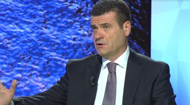 “Mban ai besëpreri”/ Marrëveshja e Ramës dhe Bashës, Astrit Patozi thumbon ashpër Sali Berishën: Mos qani pas 5 vjetësh, mos bëni sikur ju ka marrë në qafë ai