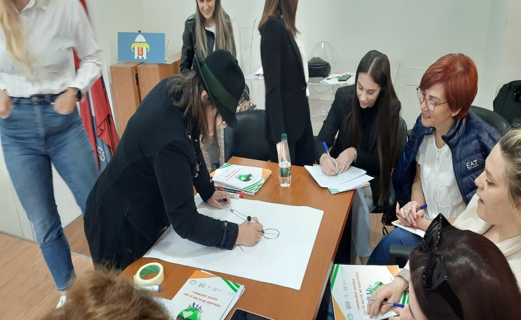 Aftësimi i punonjësve socialë në punën me të rinjtë në vështirësi në 5 bashki të vendit