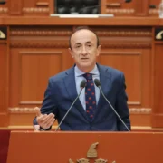 VIDEO/ ‘Jam Dash Sula unë ore, jam i babës tim’ Deputeti:S’po iki si servil apo lëpirës, më njihni mirë