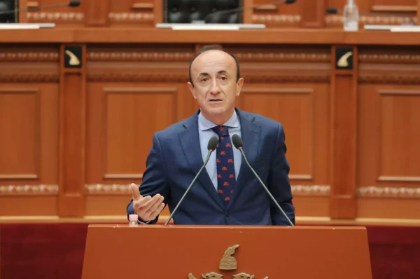 VIDEO/ ‘Jam Dash Sula unë ore, jam i babës tim’ Deputeti:S’po iki si servil apo lëpirës, më njihni mirë